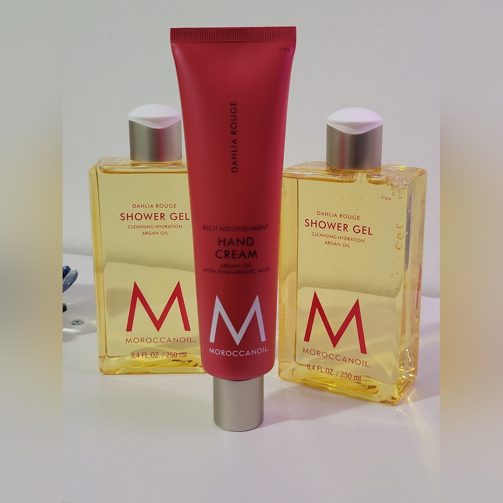 1 MOROCCONOIL hand lotion Two Body Wash